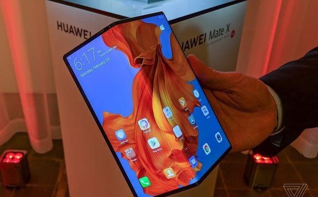 Full screen folding mobile phone - Huawei Mate X