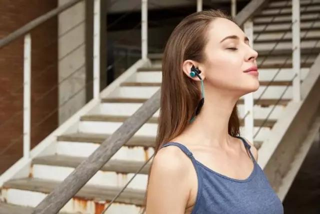 Wired earphones and wireless headphones, which one is better?