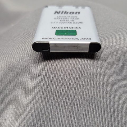 New OEM Lithium-ion battery Nikon EN-EL19 3.7v 700mAh 2.6wh for CoolPix S4300