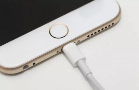 How to clean phone charging port